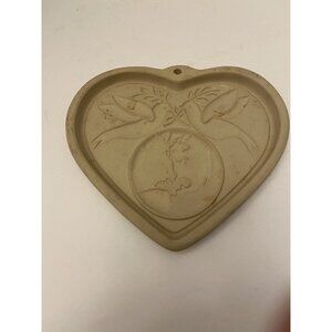 Pampered Chef Stoneware “Peace on Earth” Heart Shape  Cookie or Candy Mold 2002